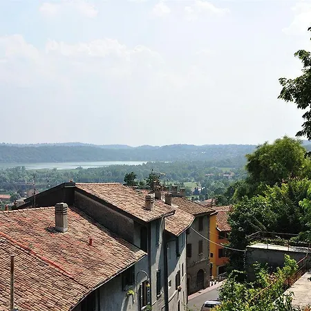 ベッド・アンド・ブレックファスト Le Due Torrette 2*